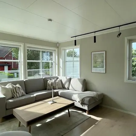 House With 5 Bedrooms, 2 Bathrooms, Available For Ons Villa Stavanger