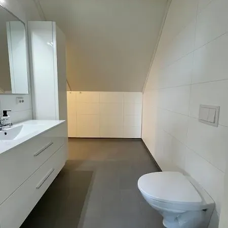 House With 5 Bedrooms, 2 Bathrooms, Available For Ons * Stavanger