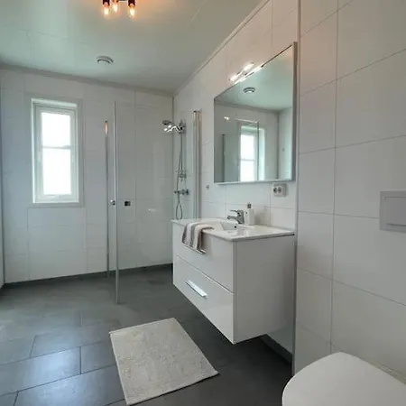 Villa House With 5 Bedrooms, 2 Bathrooms, Available For Ons Stavanger